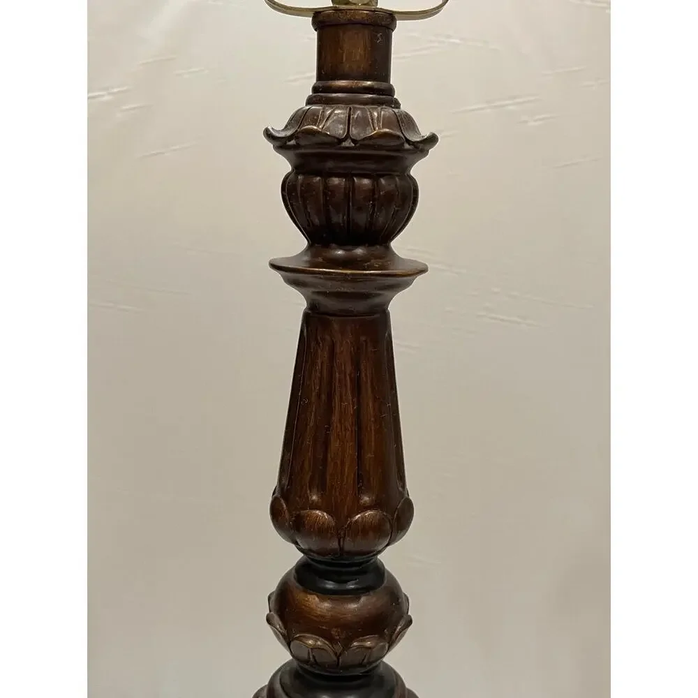 VTG Vintage Resin Turner Table Lamp